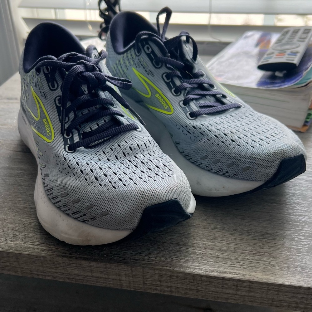 Brooks Glycerin 20- Gray and Neon Green Running Shoes women’s
